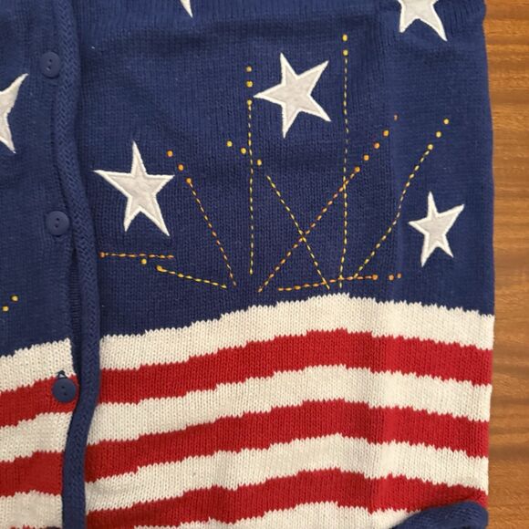 Quacker Factory Patriotic Sweater USA Flag Stars Button Covers NWT Medium - Picture 3 of 7